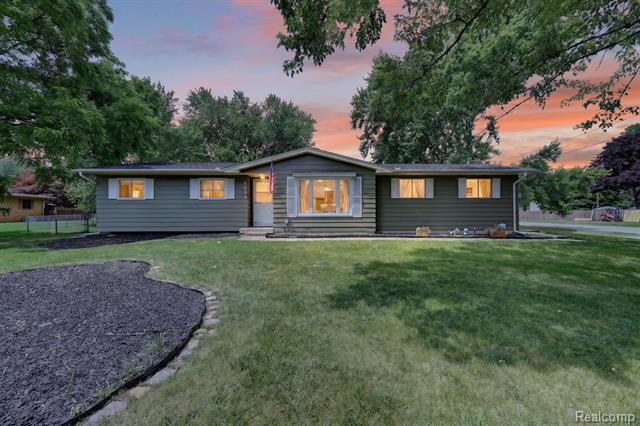 front view picture of 5355 N Seymour Road, Flushing, MI. 48433
