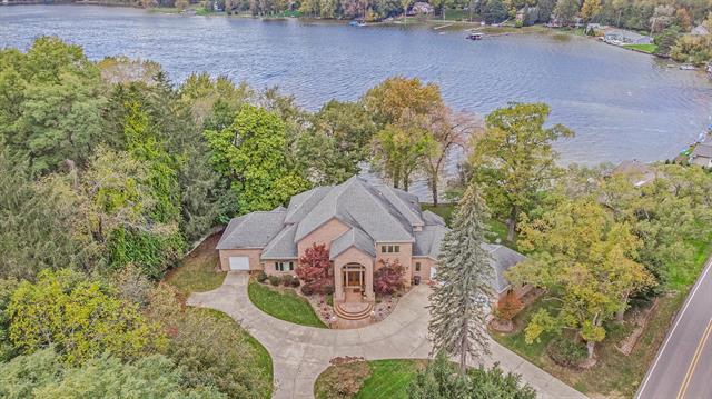 front view picture of 6076 Browns Lake Road, Jackson, MI. 49203