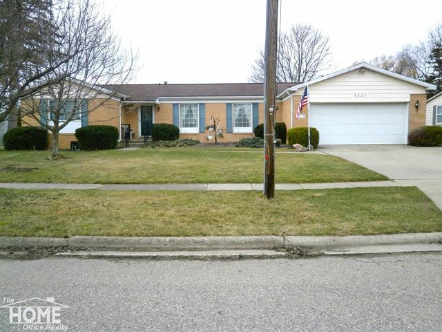 front view picture of 1327 Summit, Owosso, MI. 48867