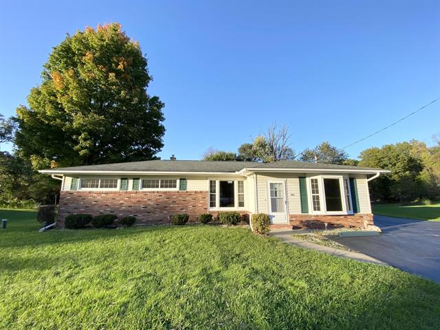 front view picture of 201 Beaumont Drive, Battle Creek, MI. 49014