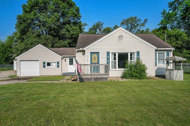 front view picture of 55146 M 51 North, Dowagiac, MI. 49047