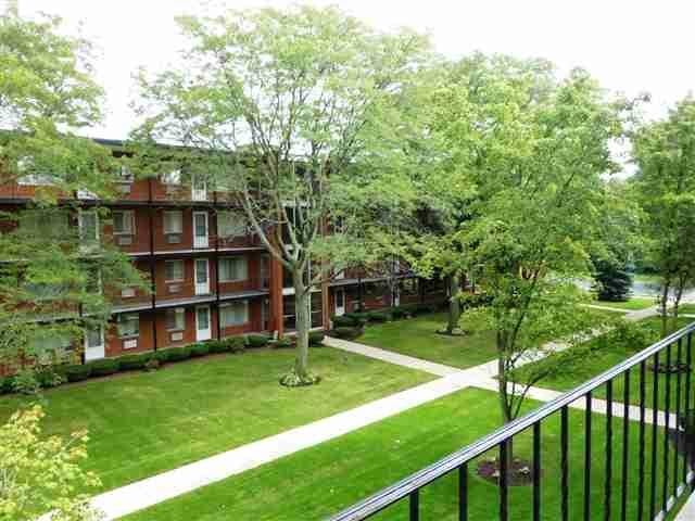 front view picture of 2925 W 13 Mile Rd #308, Royal Oak, MI. 48073