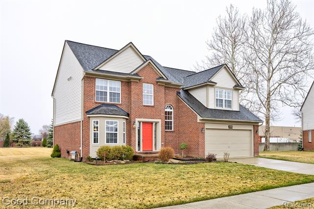 front view picture of 755 Oak Point Ln, Madison Heights, MI. 48071