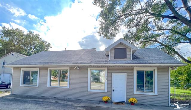 front view picture of 8341 Memorial Hwy, Ottawa Lake, MI. 49267