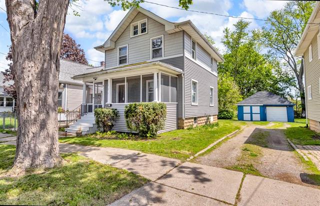 front view picture of 327 Carr St Street, Jackson, MI. 49201