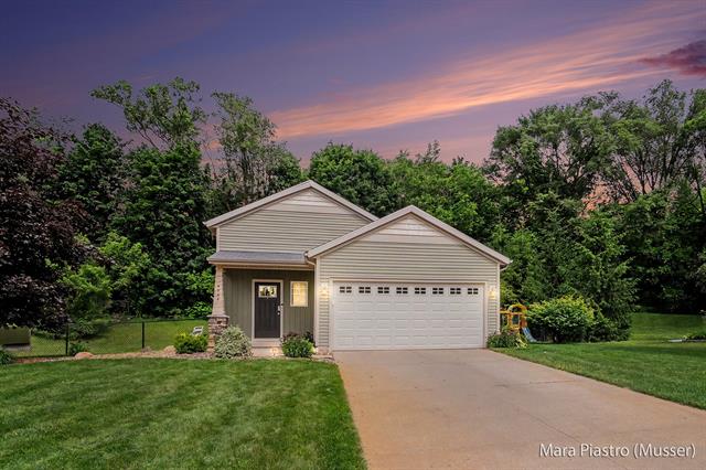 front view picture of 4558 Green Meadow Drive, Caledonia, MI. 49316