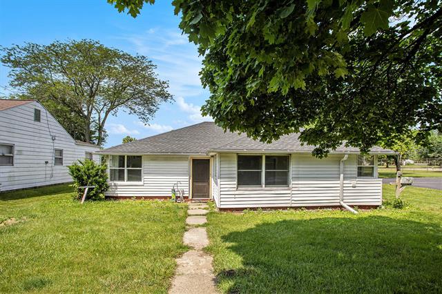 front view picture of 716 Langrick Street, Sturgis, MI. 49091
