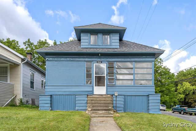 front view picture of 296 Meachem Avenue, Battle Creek, MI. 49015