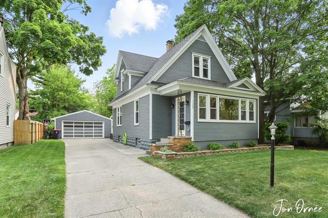 front view picture of 120 E 19Th Street, Holland, MI. 49423