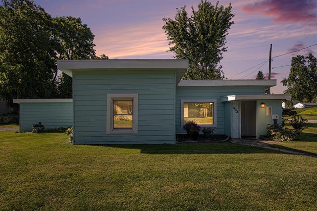 front view picture of 563 Wentworth Avenue, Battle Creek, MI. 49015