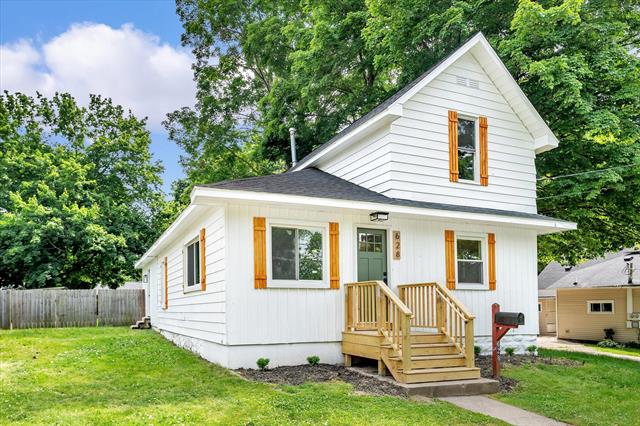 front view picture of 628 W Madison, Hastings, MI. 49058