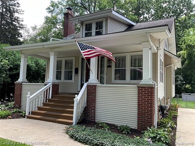 front view picture of 216 Woodside Rd, Royal Oak, MI. 48073