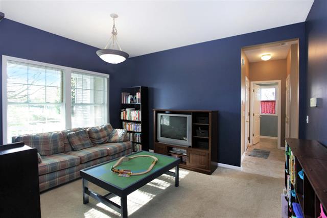 front view picture of 5542 Boxwoodse  Court, Grand Rapids, MI. 49512