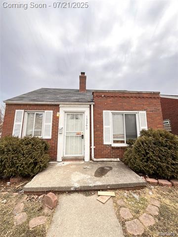 front view picture of 15260 Eastburn Street, Detroit, MI. 48205