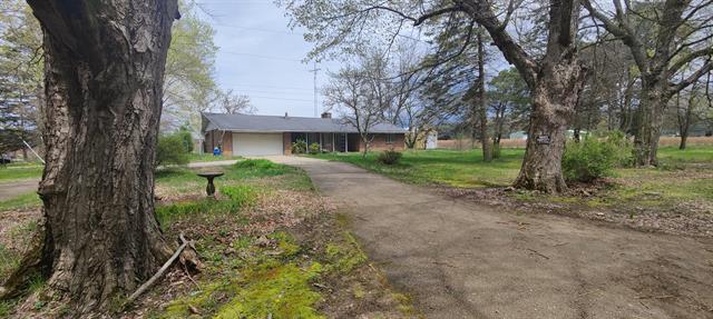 front view picture of 2059 Lynch Road, Benton Harbor, MI. 49022