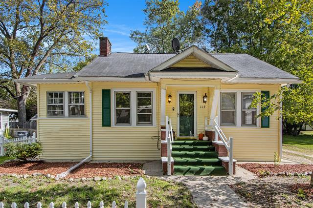 front view picture of 117 S Adams, Lawton, MI. 49065