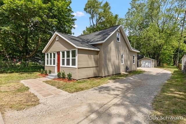 front view picture of 920 Wilson Avenue, Muskegon, MI. 49441
