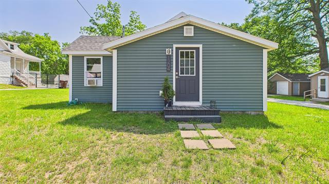 front view picture of 1204 Witham Road, Muskegon, MI. 49445
