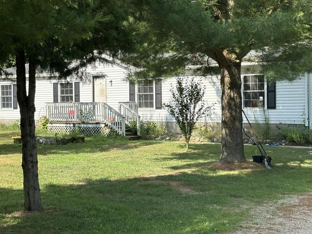 front view picture of 120 68Th Street, South Haven, MI. 49090