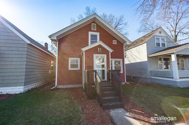 front view picture of 353 Monroe Avenue, Muskegon, MI. 49441