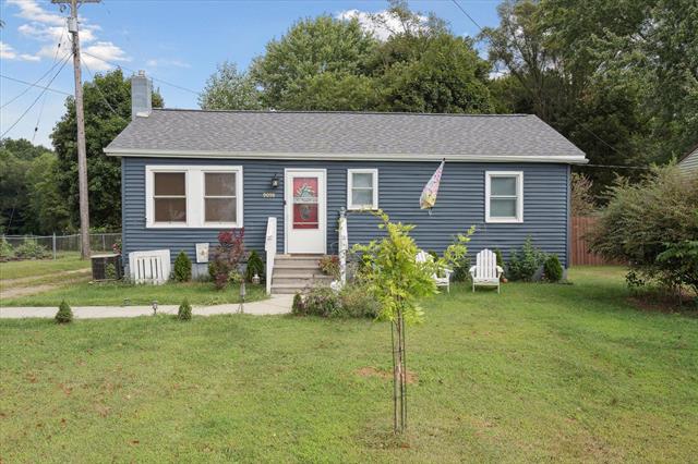 front view picture of 9098 17 Mile Road, Marshall, MI. 49068