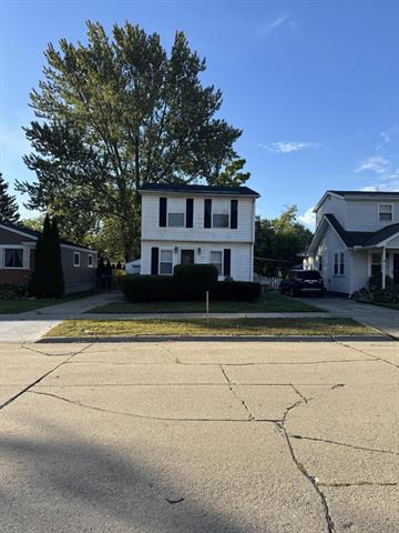 front view picture of 253 Massoit St, Clawson, MI. 48017