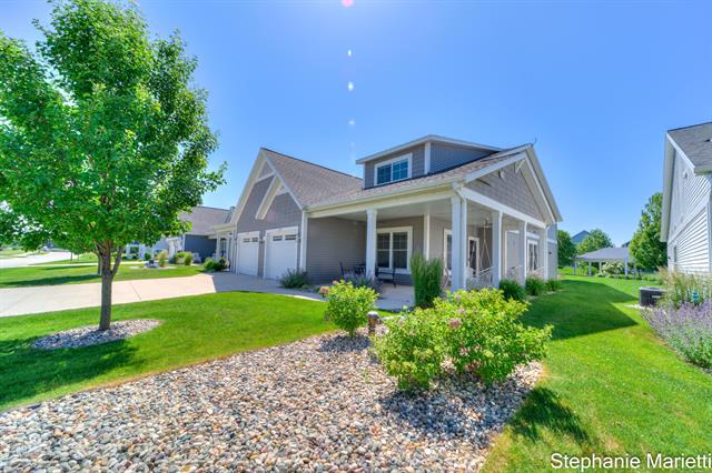 front view picture of 675 Terrace Point Drive, Muskegon, MI. 49440