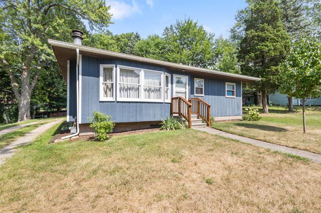 front view picture of 403 S Broadway Street, Union City, MI. 49094