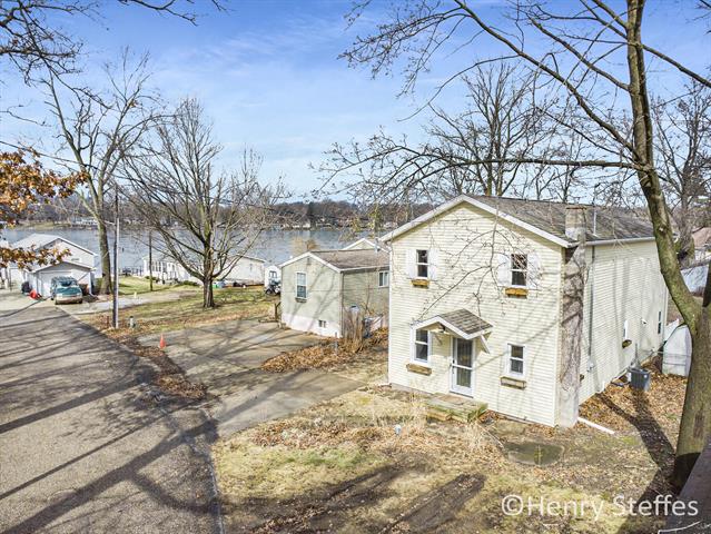 front view picture of 1355 Middle Lane, Battle Creek, MI. 49014