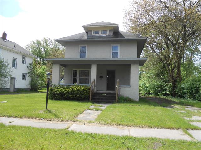 front view picture of 111 Greenwood Avenue, Battle Creek, MI. 49037