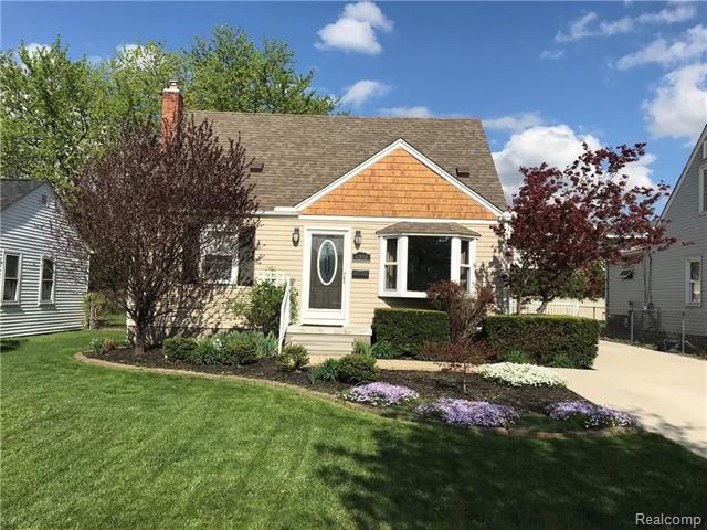 front view picture of 4350 Mandalay Ave, Royal Oak, MI. 48073