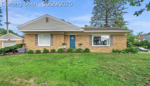 front view picture of 1155 Cadillacse  Drive, Grand Rapids, MI. 49506