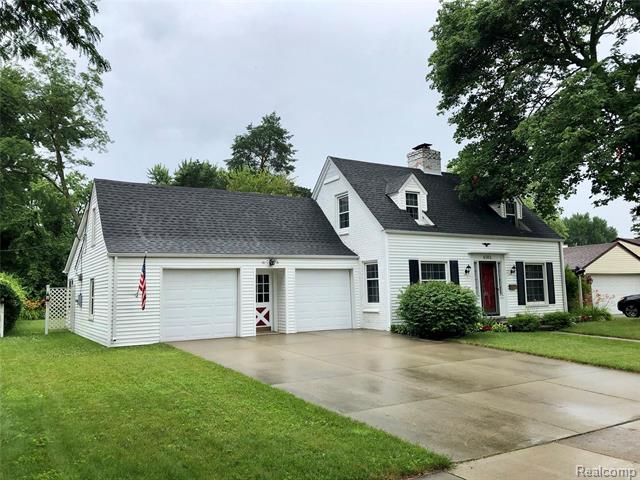 front view picture of 4302 Sheridan Dr, Royal Oak, MI. 48073