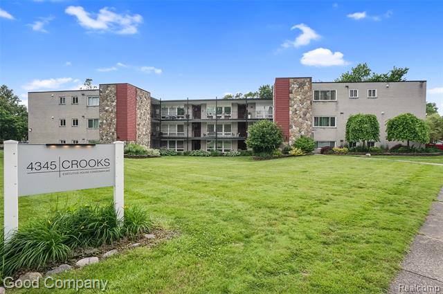 front view picture of 4345 Crooks Rd, Royal Oak, MI. 48073