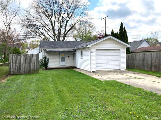 front view picture of 317 Tecumseh St, Clawson, MI. 48017