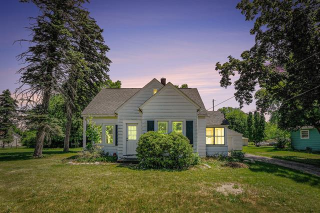front view picture of 7907 Lovers Lane, Portage, MI. 49002