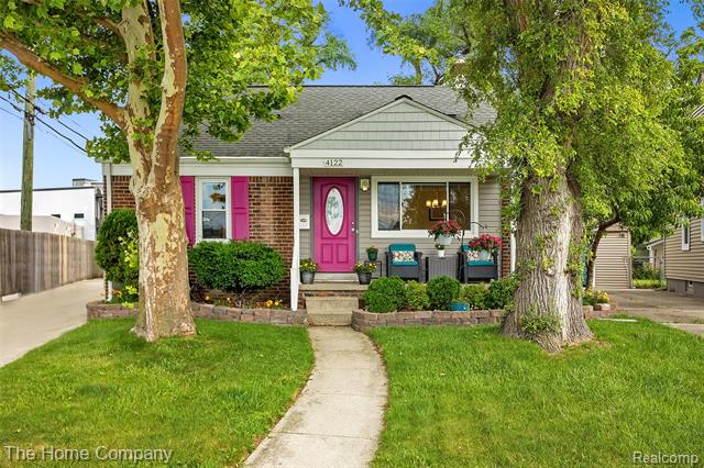 front view picture of 4122 Grandview Rd, Royal Oak, MI. 48073