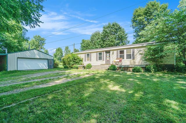 front view picture of 48633 41St Street, Paw Paw, MI. 49079