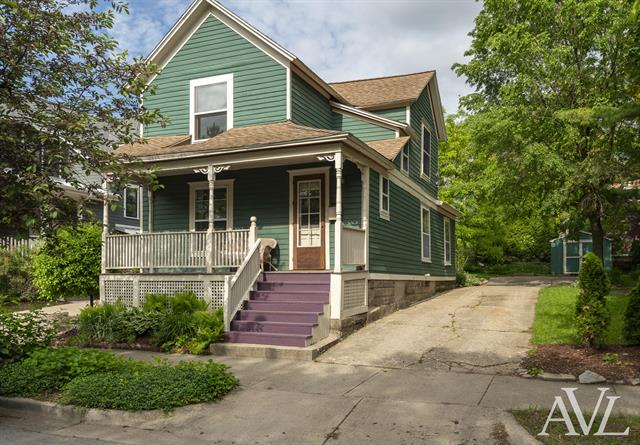 front view picture of 266 Prospectse  Avenue, Grand Rapids, MI. 49503