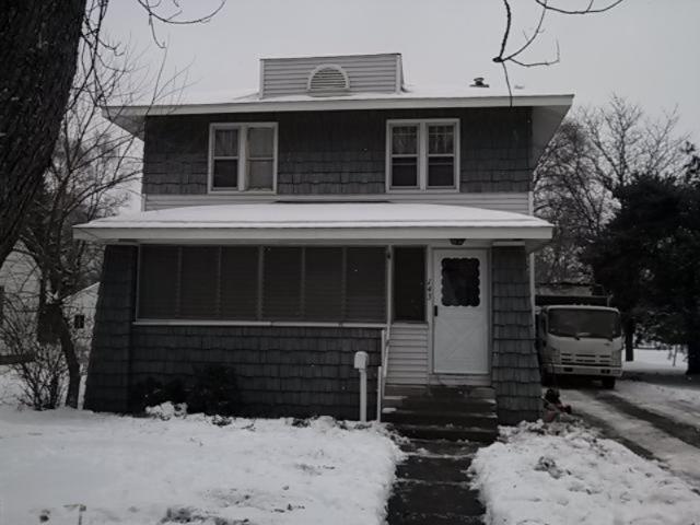 front view picture of 143 Ridgewoodse  Street, Grand Rapids, MI. 49548