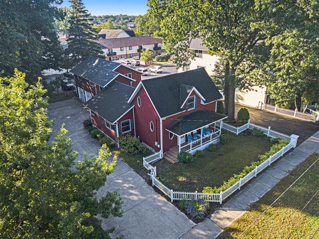 front view picture of 220 Park Avenue, South Haven, MI. 49090
