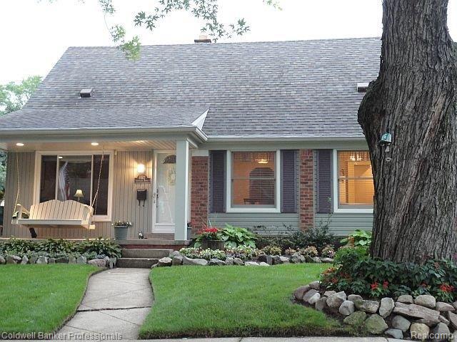 front view picture of 4602 Groveland Ave, Royal Oak, MI. 48073