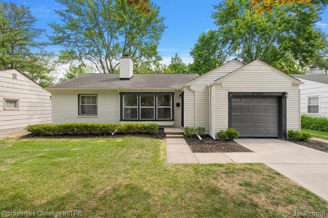 front view picture of 15589 Kirkshire Ave, Franklin, MI. 48025