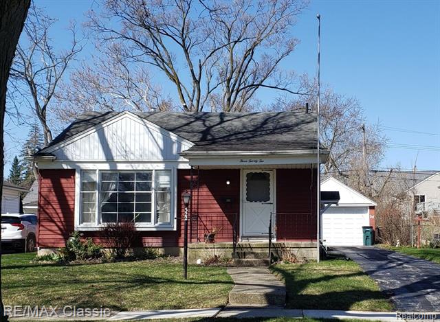 front view picture of 322 S Manitou Ave, Clawson, MI. 48017