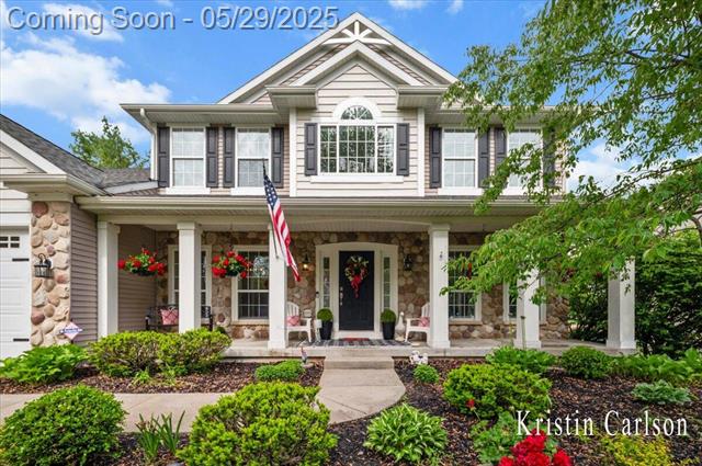 front view picture of 635 Highburyse  Court, Ada, MI. 49301