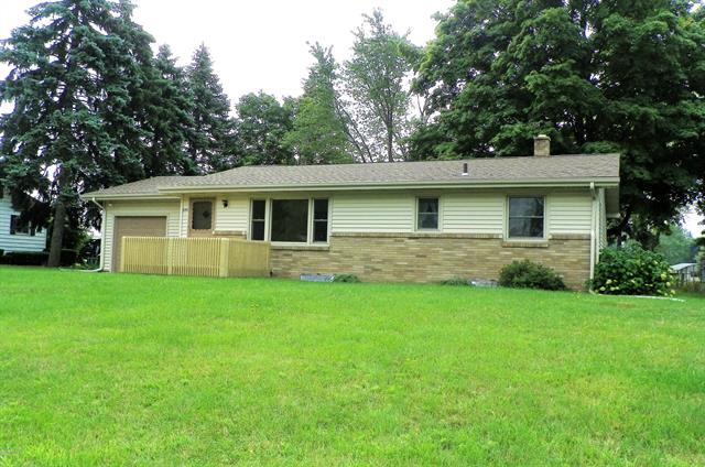 front view picture of 646 Waverly Drive, Benton Harbor, MI. 49022