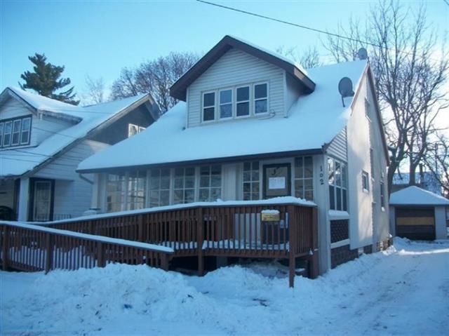 front view picture of 102 Corinnesw  Street, Grand Rapids, MI. 49507