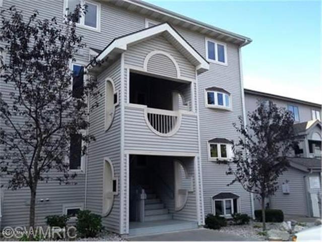 front view picture of 315 5Th Avenue, Manistee, MI. 49660