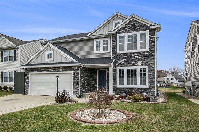 front view picture of 613 Trumpeter Bay Dr, Benton Harbor, MI. 49022