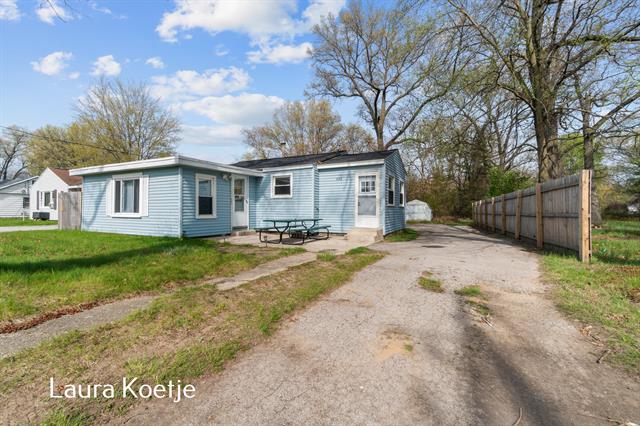 front view picture of 2138 S Mill Iron Road, Muskegon, MI. 49442